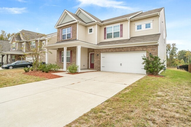 Building Photo - This Beautiful 5 Bedrooms, 3.5 Bathrooms is Located Steele Creek, in Berewick