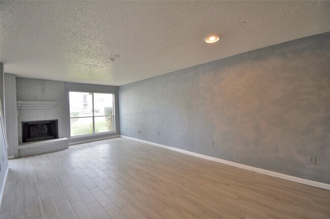 Building Photo - 260 El Dorado Blvd