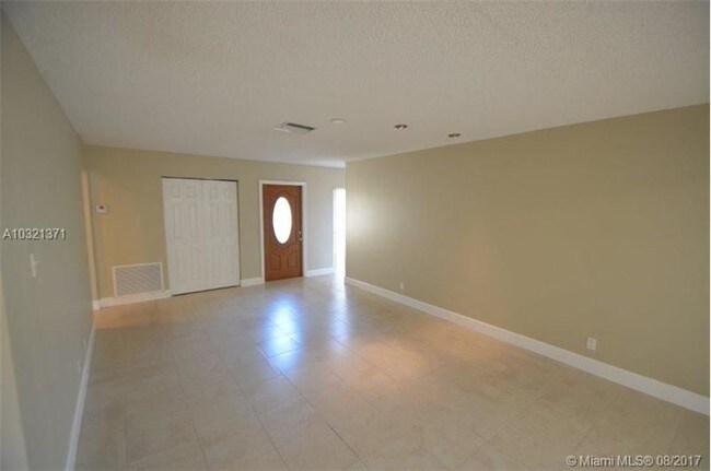 Building Photo - 9381 NW 33rd Pl