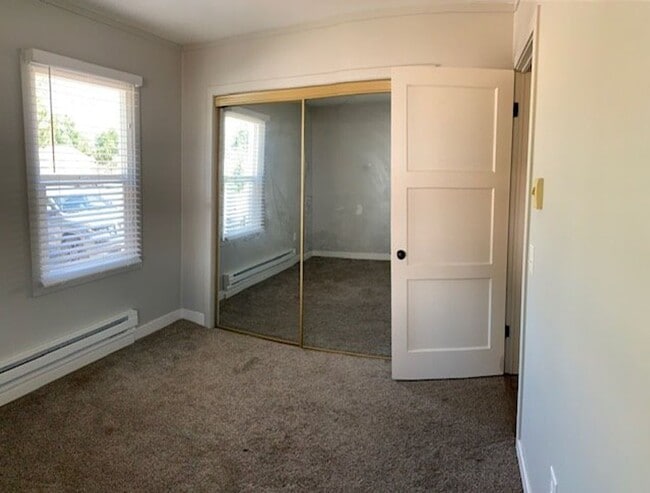 Foto del edificio - 3 bd., 2 bath remodeled Duplex