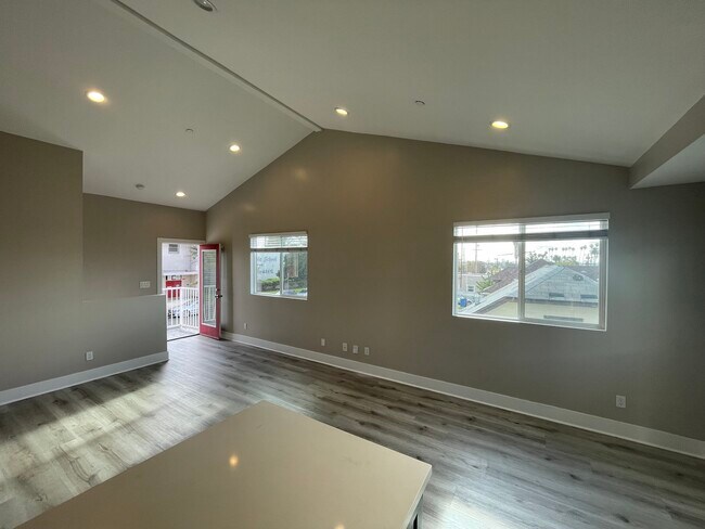 Building Photo - 3672 Percy St