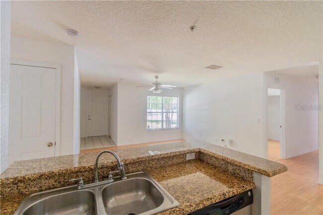 Building Photo - 910 Regatta Bay Dr