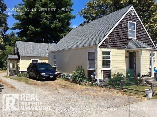 Building Photo - 2095 Holly St