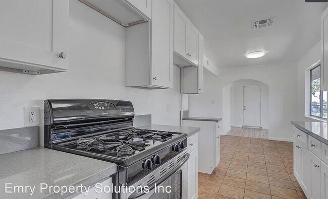 Building Photo - 3 br, 1.5 bath House - 56492 Desert Gold Dr