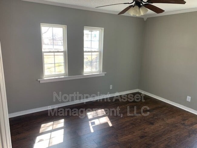 Foto del edificio - 113 Foster Ln