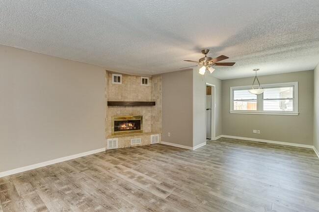 Foto del edificio - 545 Riverview Ave