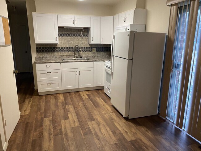 Foto del edificio - 3 bedroom 1 bath