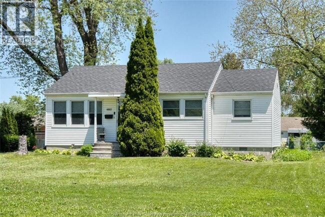 Building Photo - 4062 Roseland Dr E