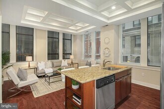 Building Photo - 1501 Locust St