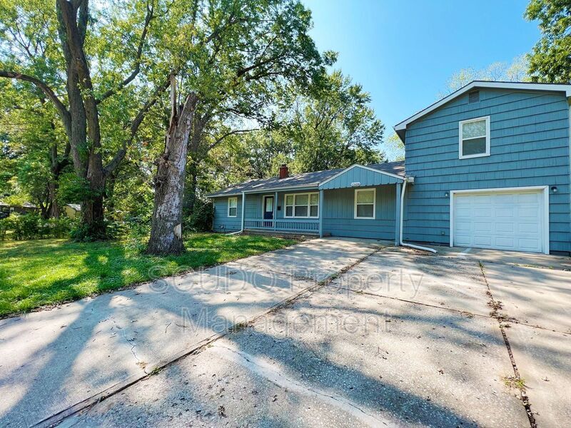 Primary Photo - 11604 Belmont Ave