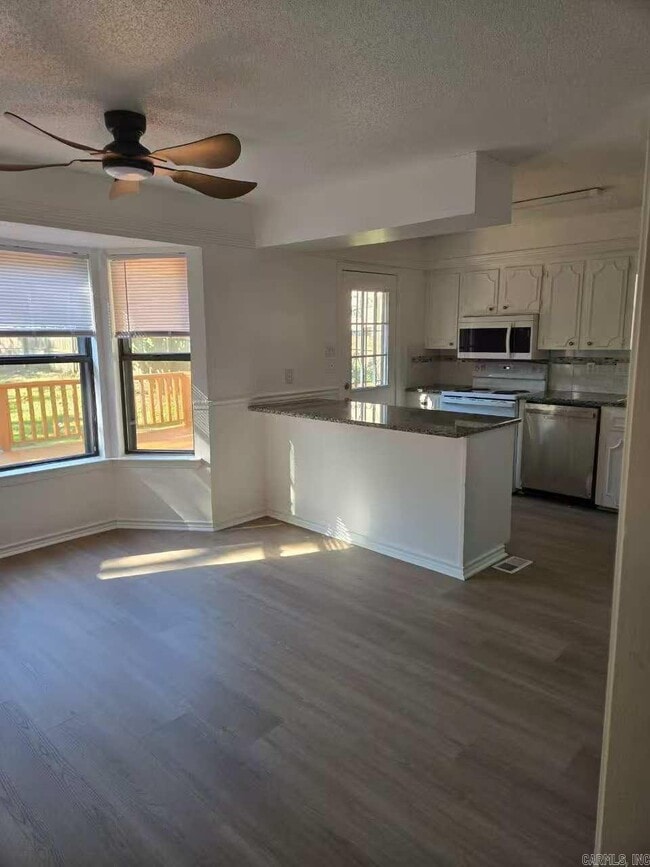 Foto del edificio - 3 Forest Maple Ct