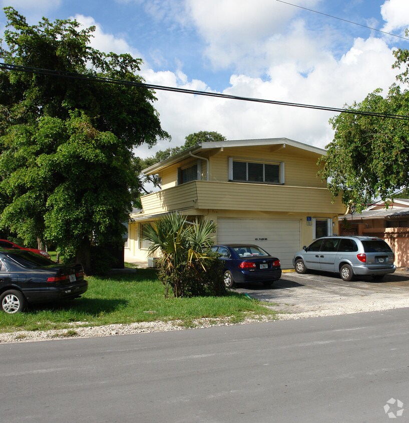 Primary Photo - Riverstone Apartments