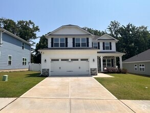 Building Photo - 176 Southern Ests Dr