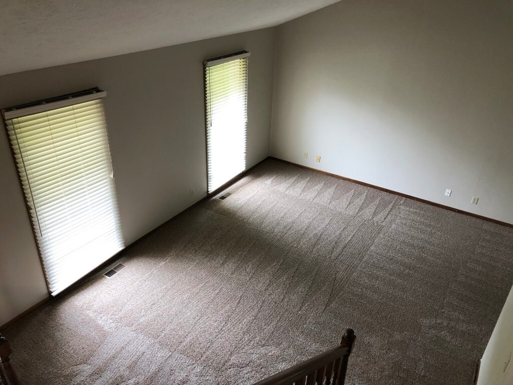 Primary Photo - Come check out this roomy Tri-level in a g...