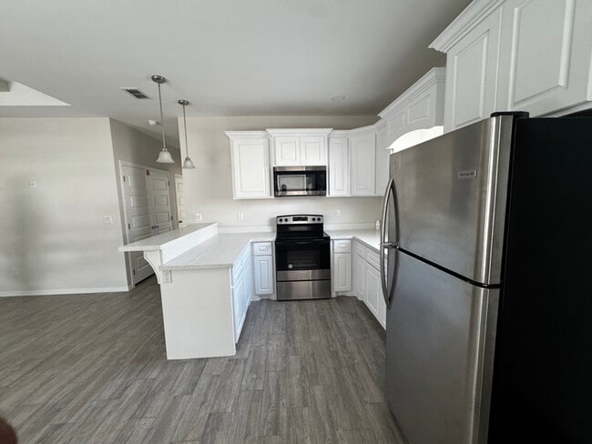 Building Photo - 1618 Playa Dr
