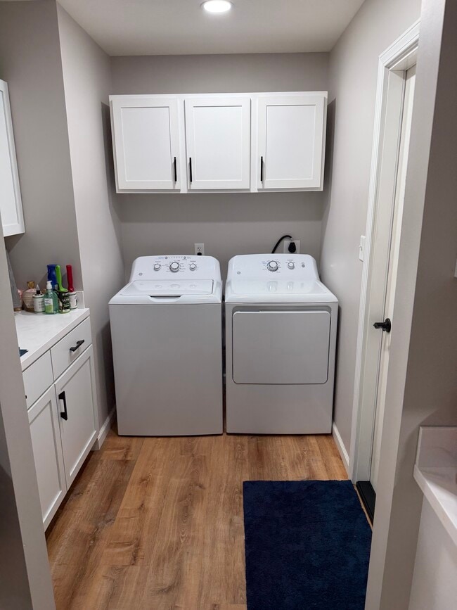 Laundry room - 184 School St