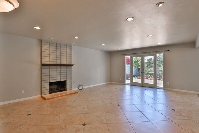 Building Photo - 3128 Courser Ave