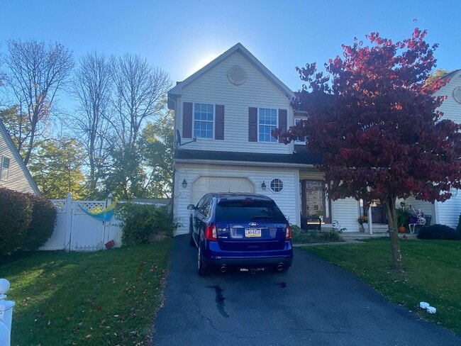 Building Photo - Nice Sinking Spring Larger Fenced Semi-Det...