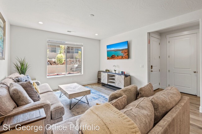 Building Photo - 3 br, 2.5 bath House - 1150 N Riviera Alley