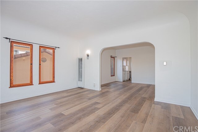 Building Photo - 812 Parkman Ave