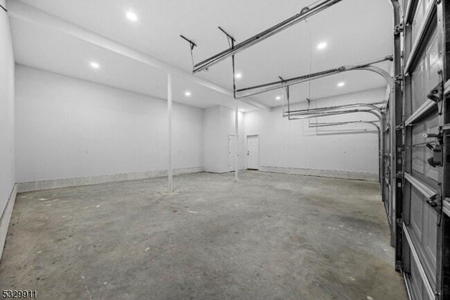 Building Photo - 357 Clinton St