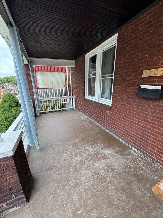 Building Photo - 3 Bedroom 1.5 Bath in Dormont!