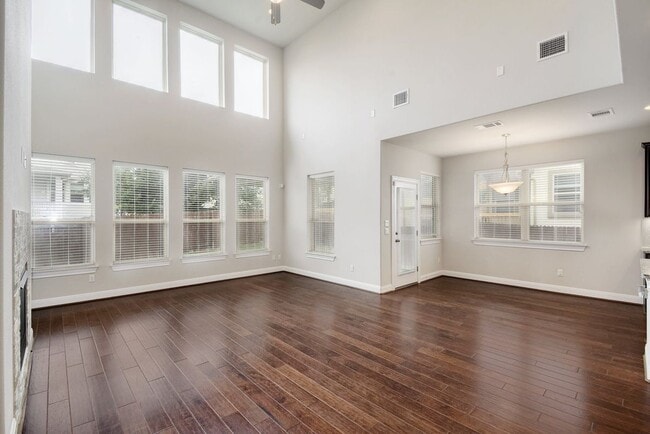 Building Photo - 5644 Siragusa Dr
