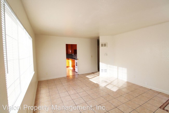 Building Photo - 4800 Daisy St