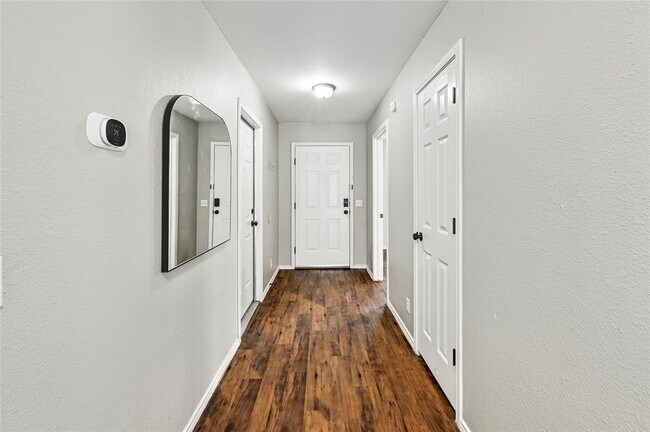 Foto del edificio - 6813 Sabrina Dr