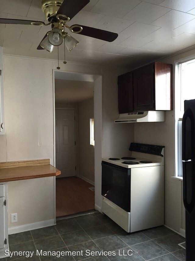 Building Photo - 129-131 Elm St