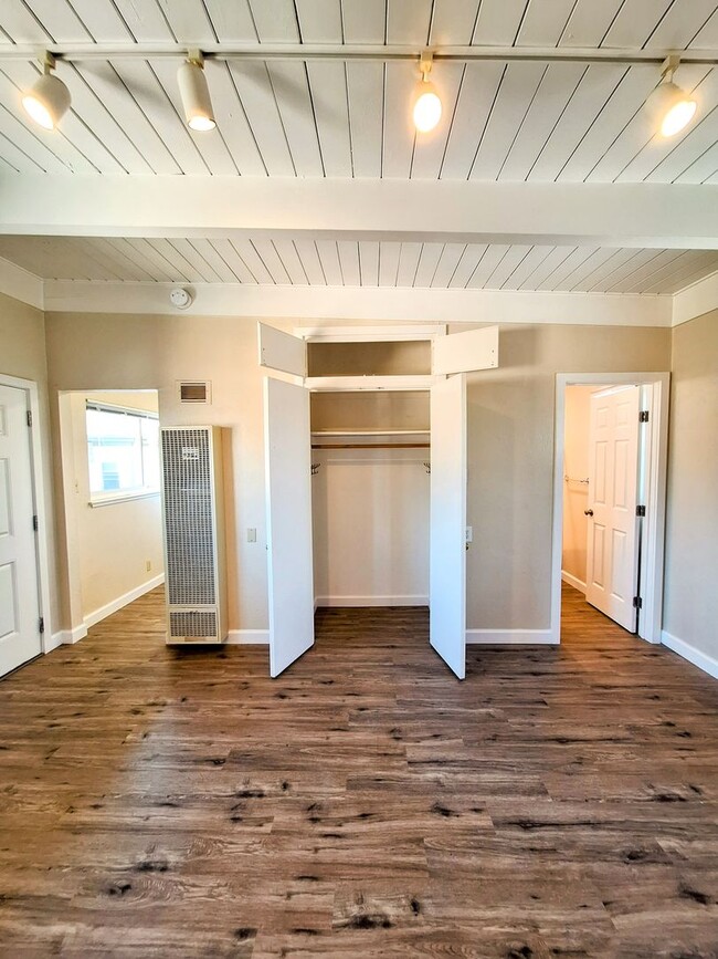 Building Photo - Third Floor Studio Apartment Near SJSU