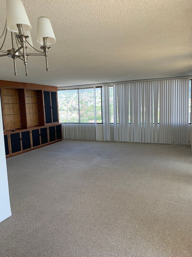 Foto del edificio - Luxury Kahala Condo - 3bd/2ba/2pkg, High F...