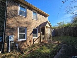 Building Photo - 11539 Jade Ln SE