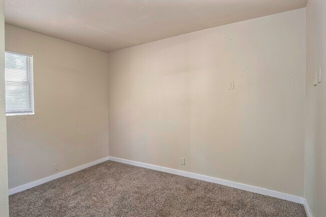 Foto del edificio - 526 Cooper St