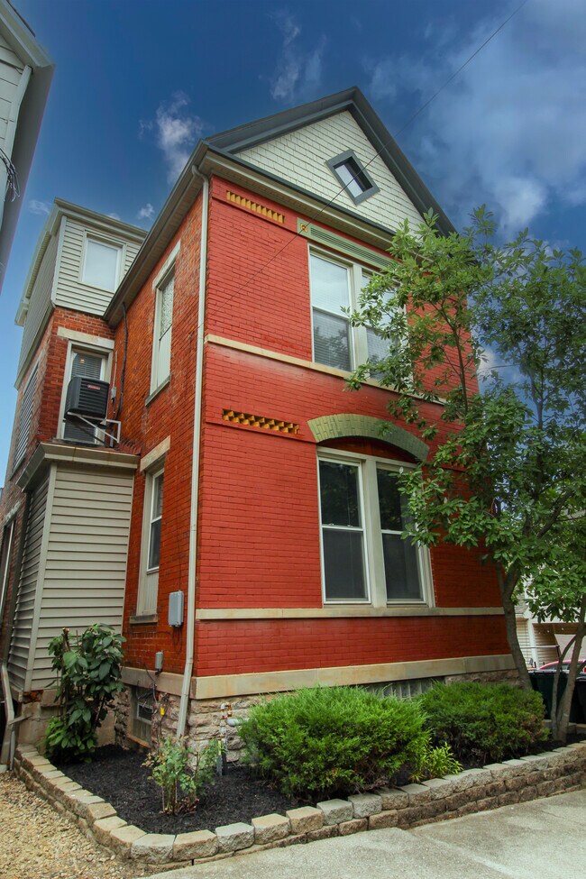 Front of property - 2127 Deerfield Pl