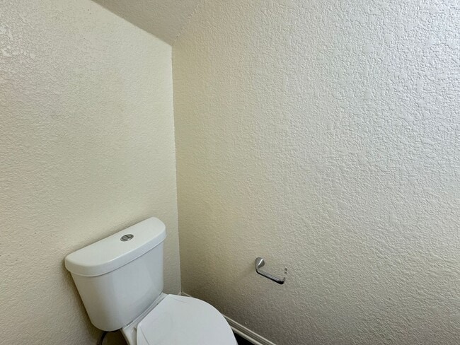 Building Photo - 1607 Dugger Cir