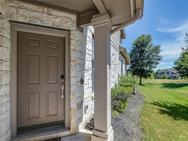 Building Photo - 9201 Brodie Ln