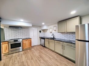 Building Photo - 7770 S Kit Carson Dr