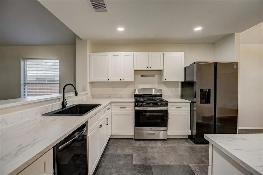 Foto principal - 2016 Ravenscroft Dr
