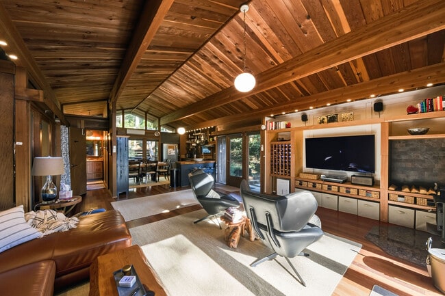 Building Photo - 22000 Timber Cove Rd