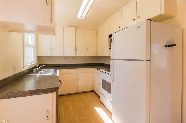 Foto del edificio - 5 br, 2 bath House - 3408 W Lincoln Ave