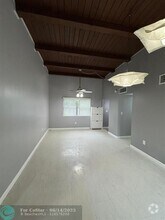 Building Photo - 1313 SW 8th Ct