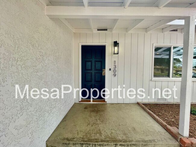 Building Photo - 1309 S Mullender Ave