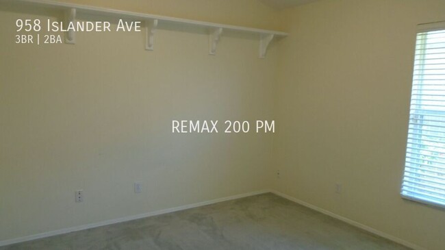 Foto del edificio - 958 Islander Ave
