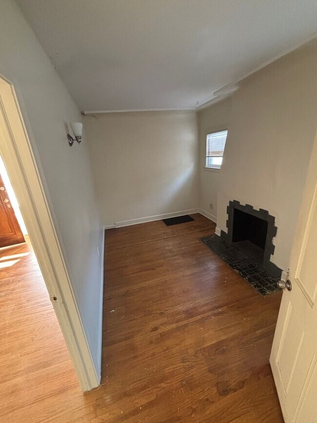 Foto del edificio - 2634 Calverton Rd