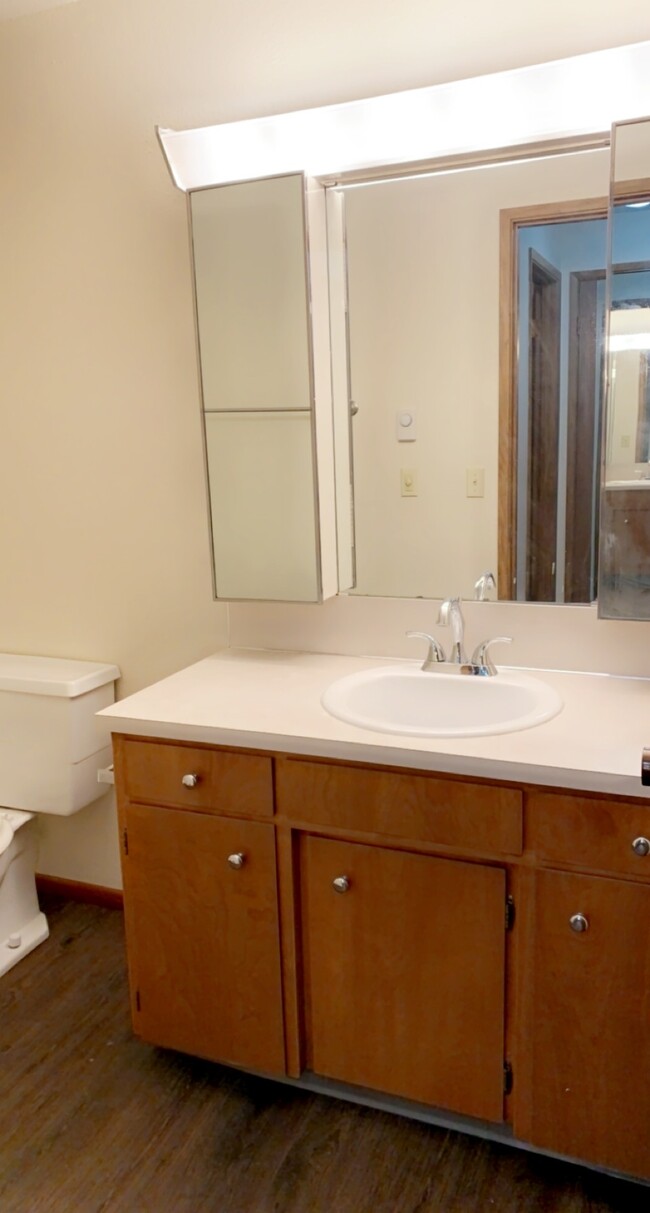 Building Photo - 407 La Villa Dr