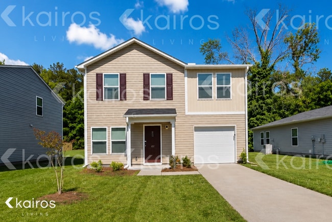 Building Photo - 137 Shamrock Dr SW