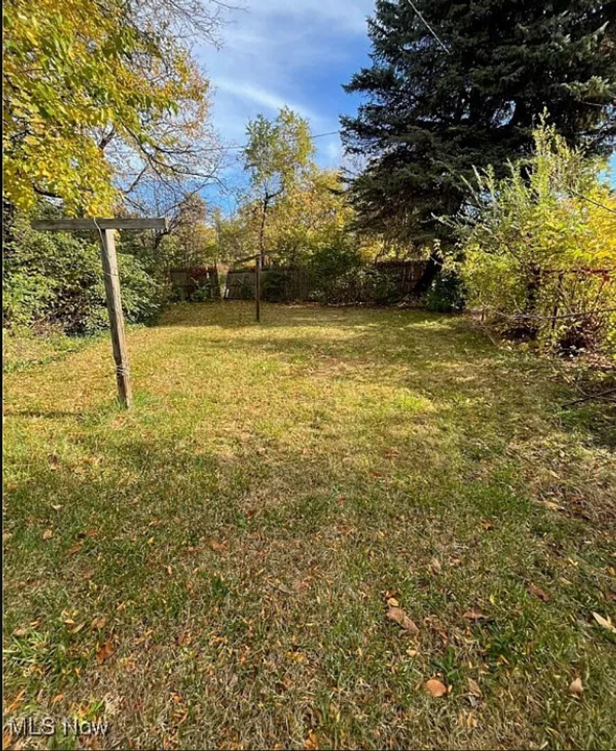 2919 E 64th St Cleveland, OH 44127 – photo 2