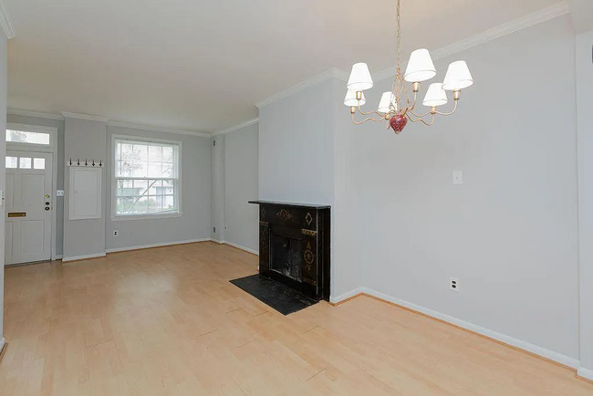 Building Photo - 955 25th St NW