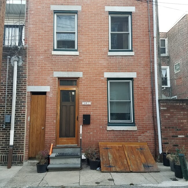 Building Photo - 907 S Alder St